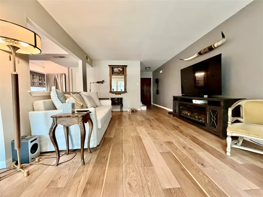 1201 Portales Lane #Bldg L, Irving, TX 75061 - #2