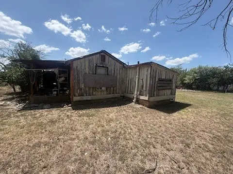 1102 S Mesquite Street, Brady, TX 76825