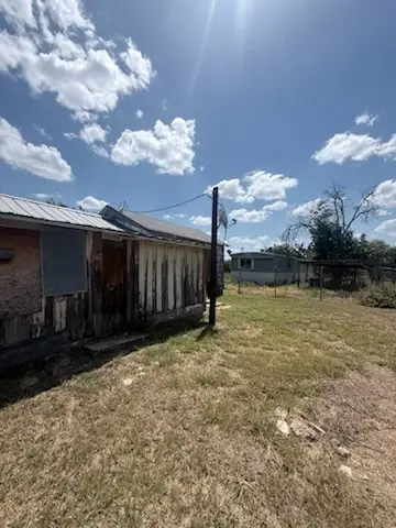 1102 S Mesquite Street, Brady, TX 76825 - #2
