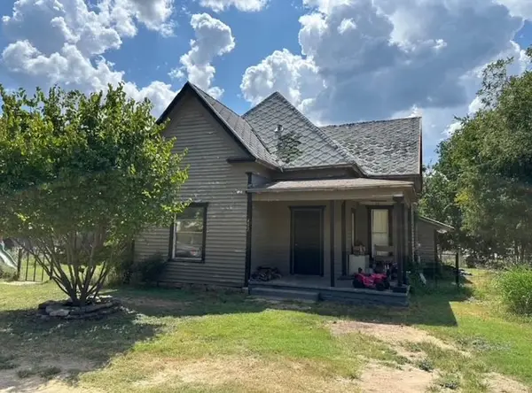 402 Main St, Blanket, TX 76432
