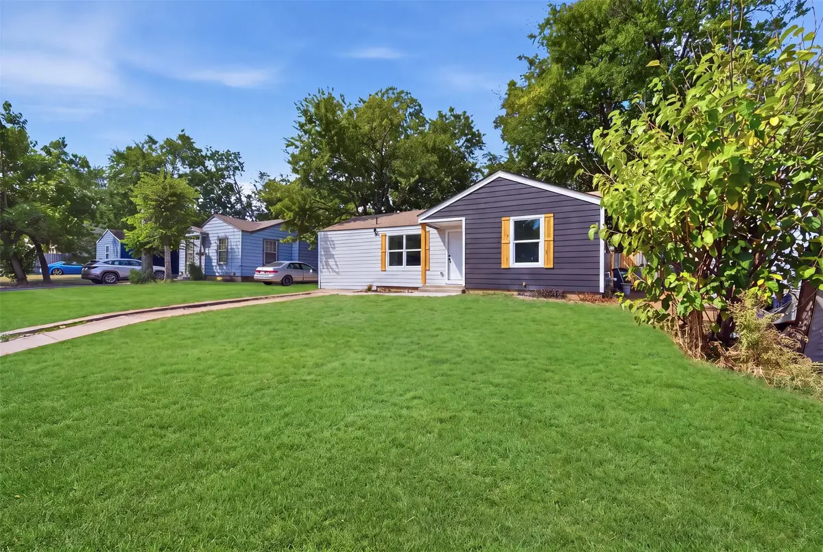 905 E Shaw Street, Fort Worth, TX 76110 - #1