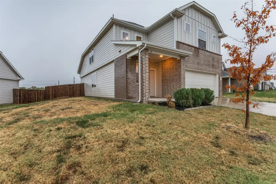 829 Jetliner Avenue, Fort Worth, TX 76131 - #2