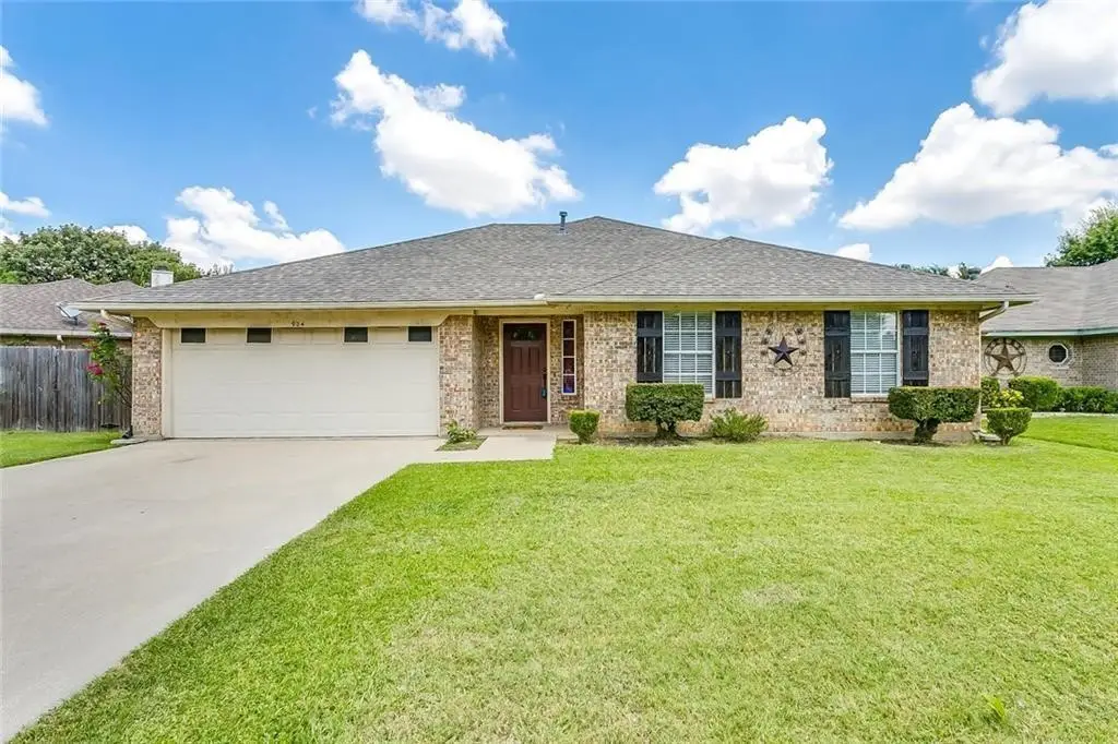 904 Vicksburg Lane, Burleson, TX 76028 - #1