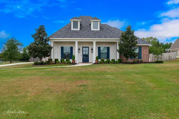 150 Oak Alley, Stonewall, LA 71078