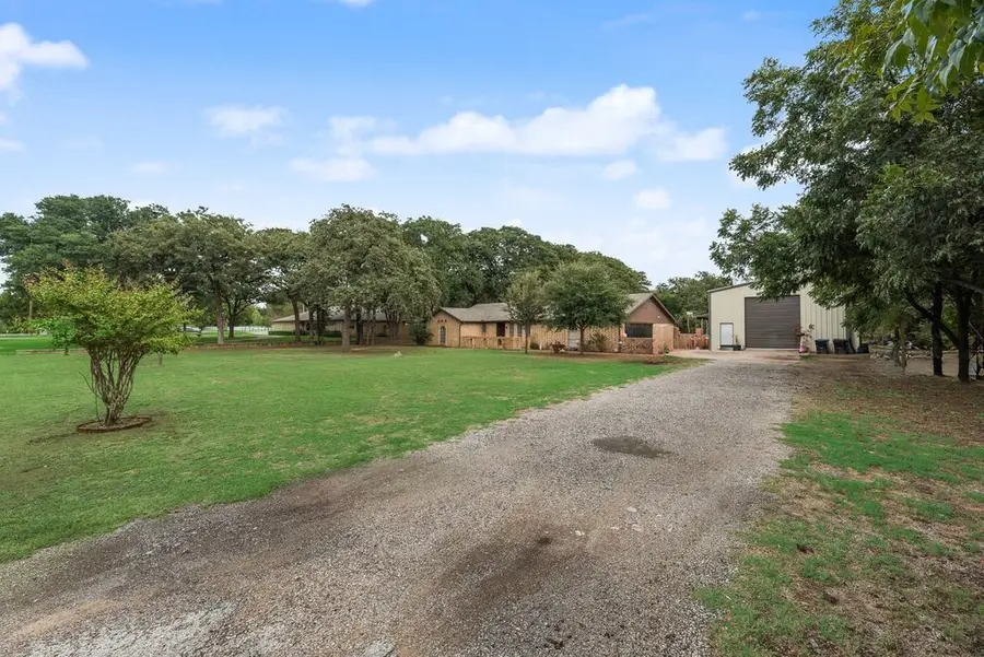 22 Spring Oaks Road, Burleson, TX 76028 - #3