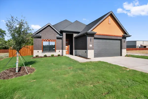 117 Yvonne Street, Red Oak, TX 75154