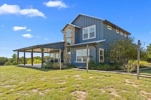 1458 Jim Harry Loop, Sunset, TX 76270