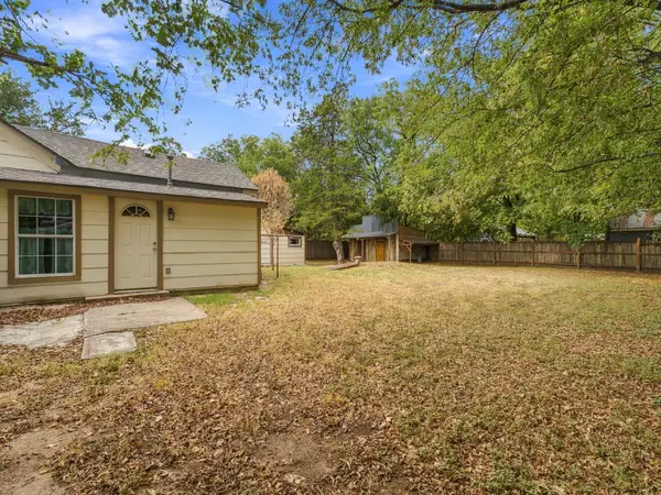 207 N Oneil Street, Alvord, TX 76225