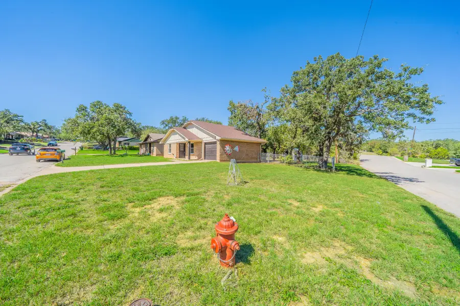 5211 Laurie Drive, Mineral Wells, TX 76067 - #2