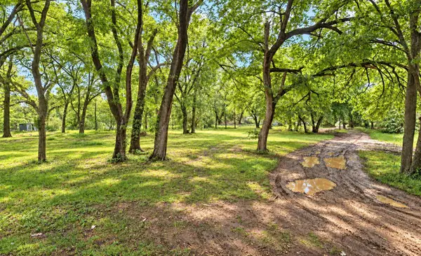 152 Bowden Circle, Burleson, TX 76028