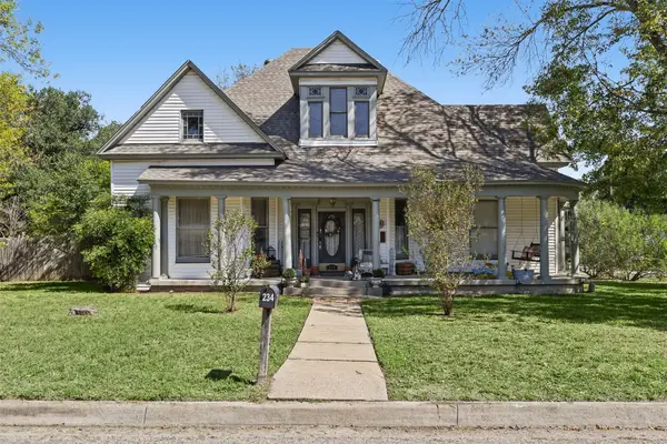 234 S Ward Street, Italy, TX 76651