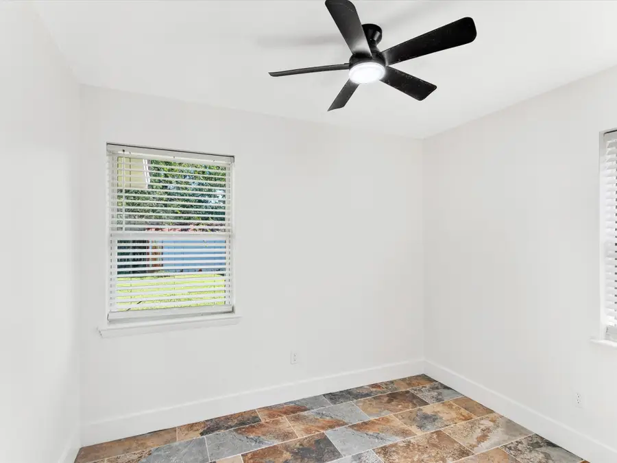 1213 Fairmont Street, Irving, TX 75062 - #3