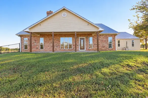 898 Farm Road 1700, Clarksville, TX 75426