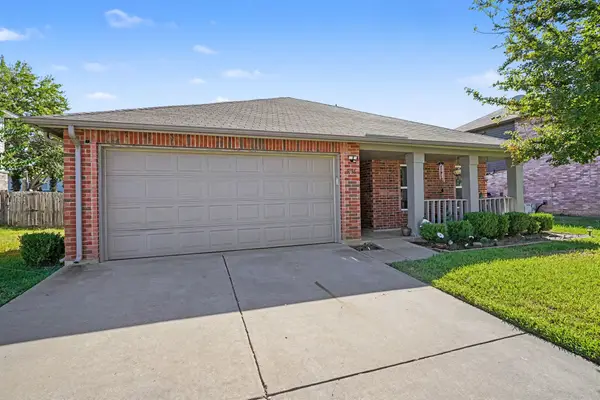 3136 Pine Valley Drive, Grand Prairie, TX 75052
