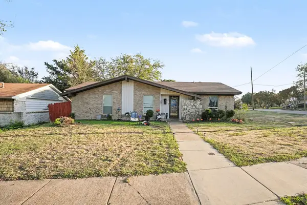 310 Blueberry Drive, Duncanville, TX 75116