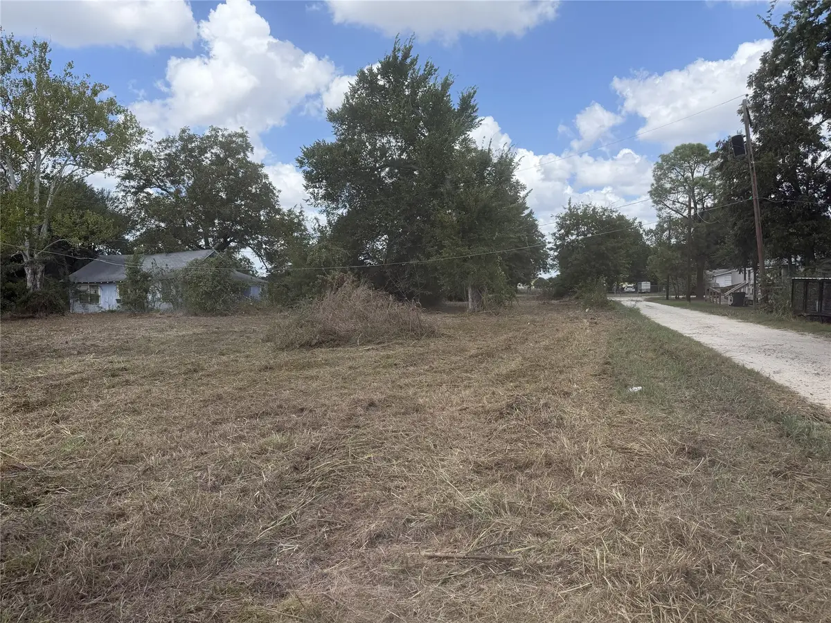 811 N Owensville Street, Franklin, TX 77856 - #1
