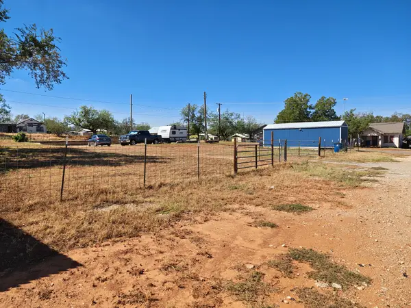 111 W Arkansas Avenue, Sweetwater, TX 79556