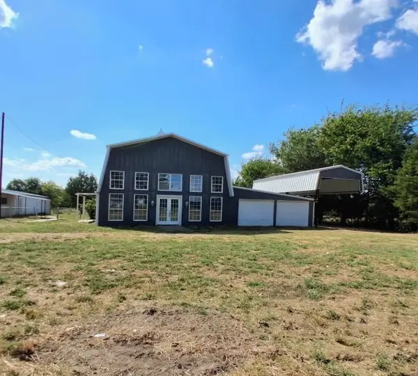 833 County Road 33100, Sumner, TX 75486