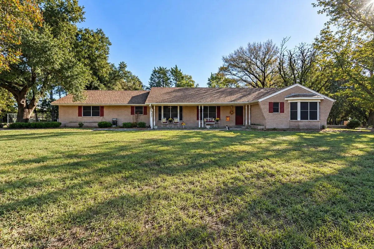 907 N Elm Street, Kemp, TX 75143 - #1