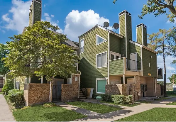 9807 Walnut Street #107, Dallas, TX 75243