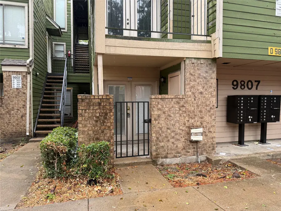 9807 Walnut Street #107, Dallas, TX 75243 - #2