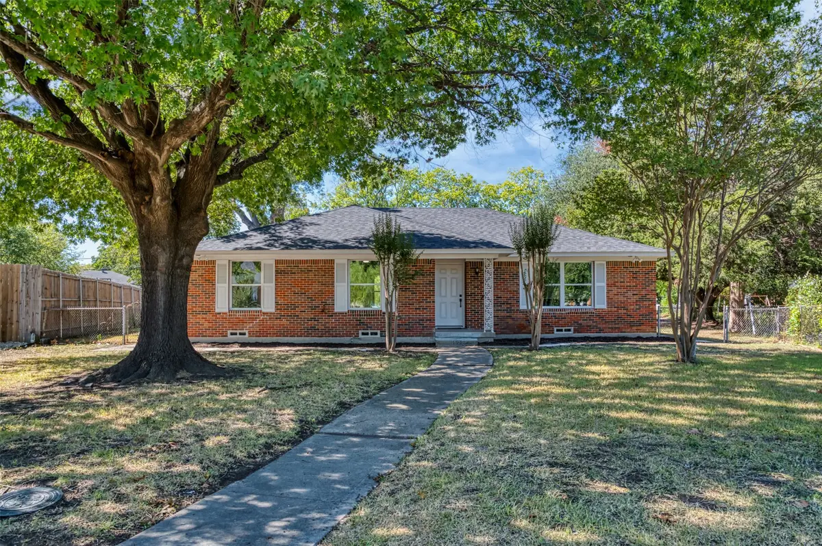 1522 Gillette Circle, Dallas, TX 75217 - #1