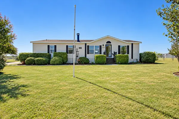 6305 Friesian Drive, Godley, TX 76044