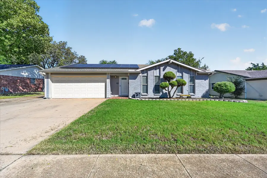 521 E Glendale Street, Crowley, TX 76036 - #3