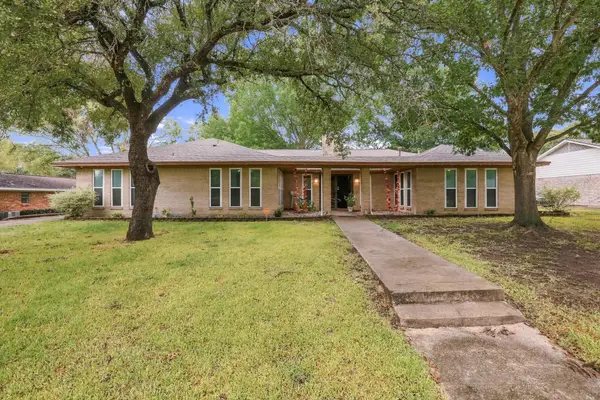 1908 Nancy Lea Drive, Bonham, TX 75418