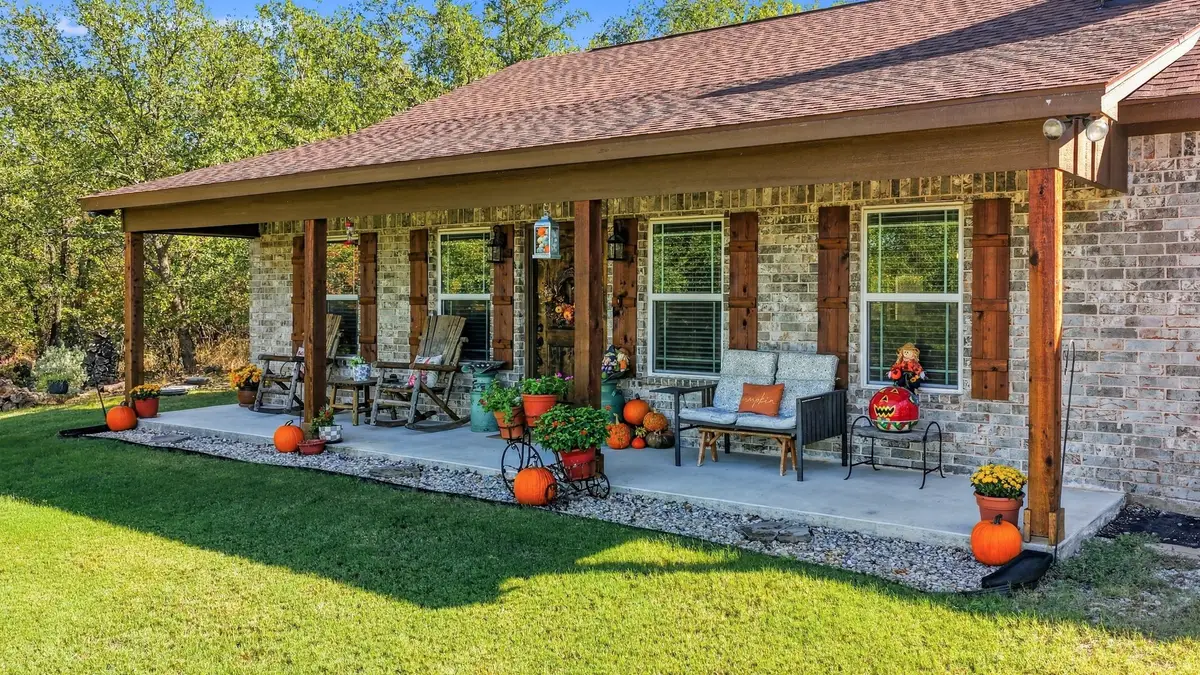 136 N Bronco Court, Springtown, TX 76082 - #1