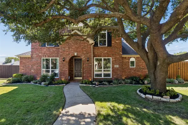 8410 Lexington Court, Rowlett, TX 75089