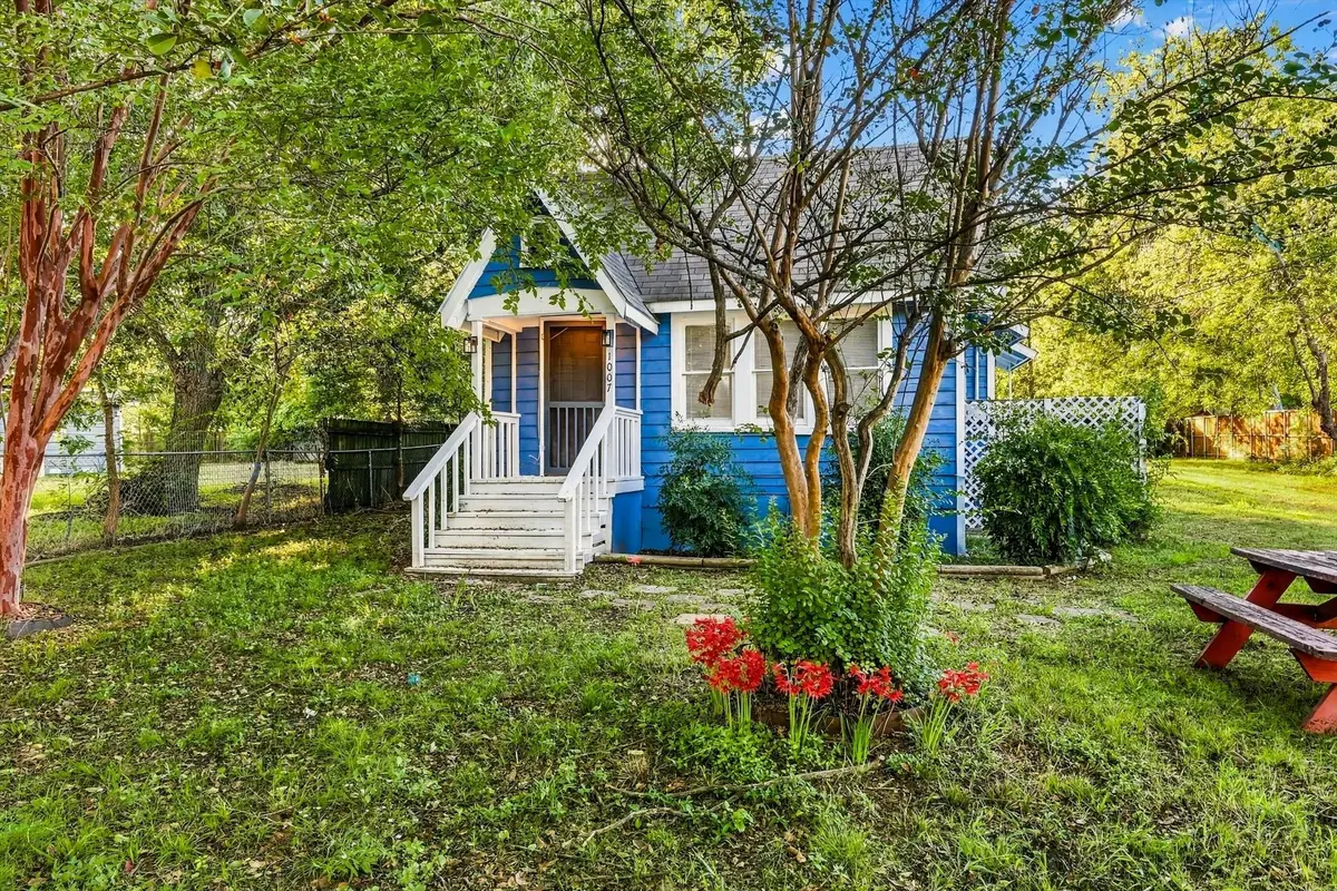 1007 Willow Street, Bonham, TX 75418 - #1