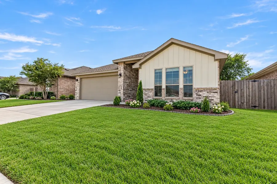 206 Hubbard Street, Hillsboro, TX 76645 - #2
