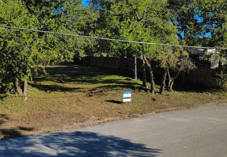 705 E Wardville Street, Cleburne, TX 76031 - #2