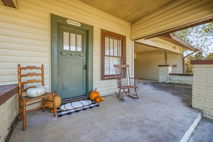 218 W Rogan Street, Gorman, TX 76454 - #3