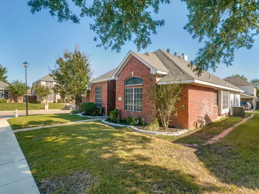 1600 Yellowstone Avenue, Lewisville, TX 75077 - #2