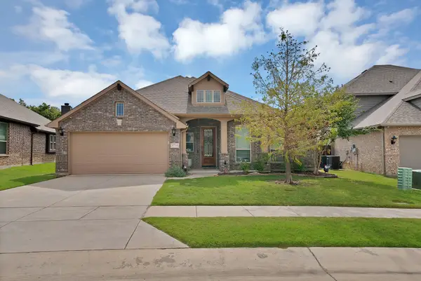 8716 Timber Ridge Drive, Aubrey, TX 76227