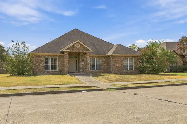 8318 Portsmouth Drive, Rowlett, TX 75088