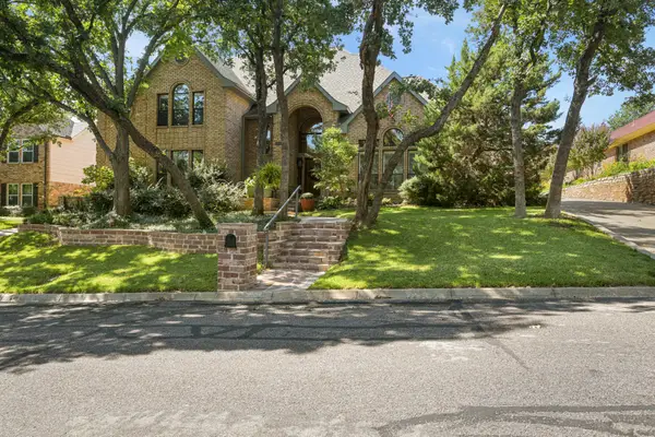 2104 Emerald Lake Drive, Arlington, TX 76013