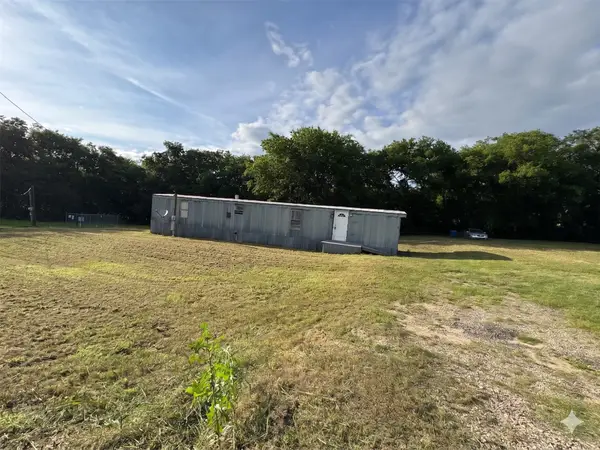 204 W Tarrant Street, Cumby, TX 75433