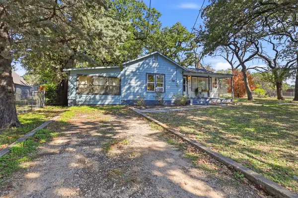 425 Dunaway Lane, Azle, TX 76020
