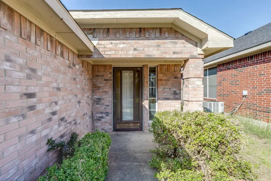 1031 Gaynor Avenue, Duncanville, TX 75137 - #2
