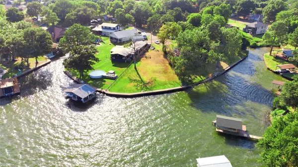 111 Palisade Place, Mabank, TX 75156