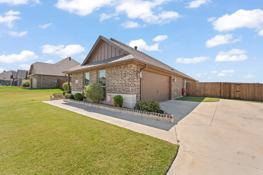 121 Tall Pine Drive, Godley, TX 76044 - #2