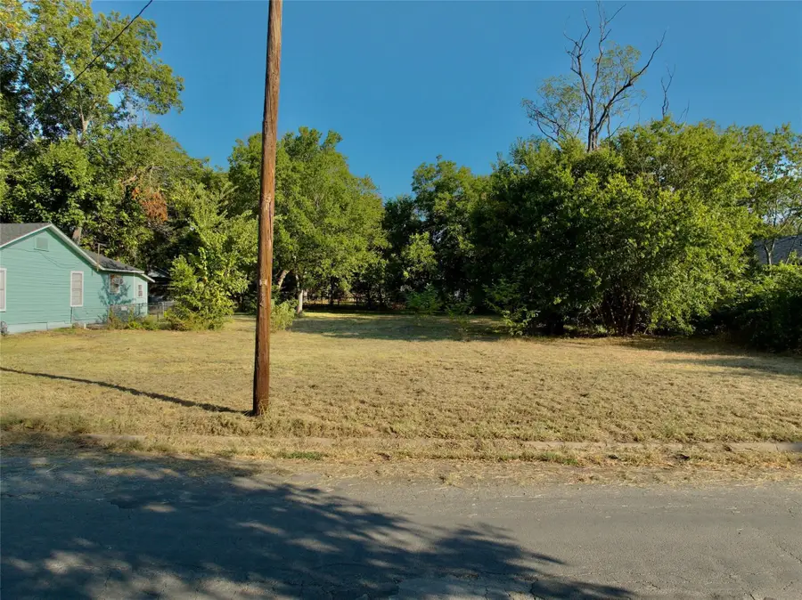 1706 W 12th Avenue, Corsicana, TX 75110 - #2