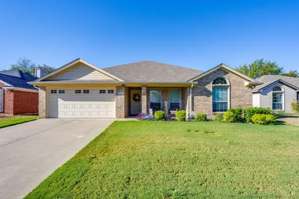 138 Adams Drive, Crowley, TX 76036