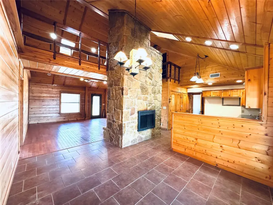 349 Lake Point, Comanche, TX 76442 - #3