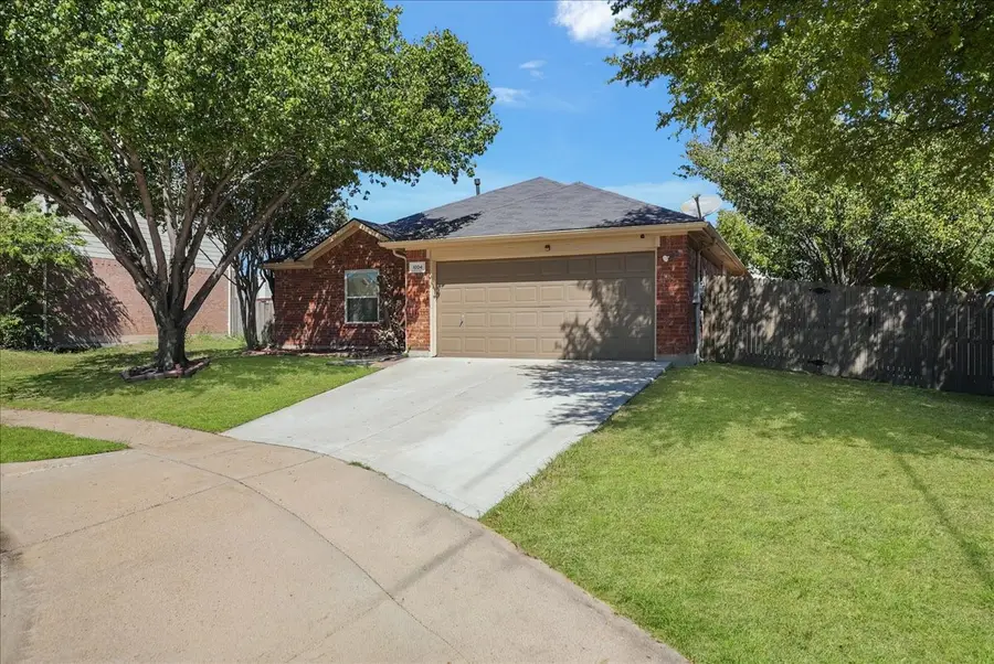 1004 Cedarbrook Circle, Grand Prairie, TX 75052 - #3