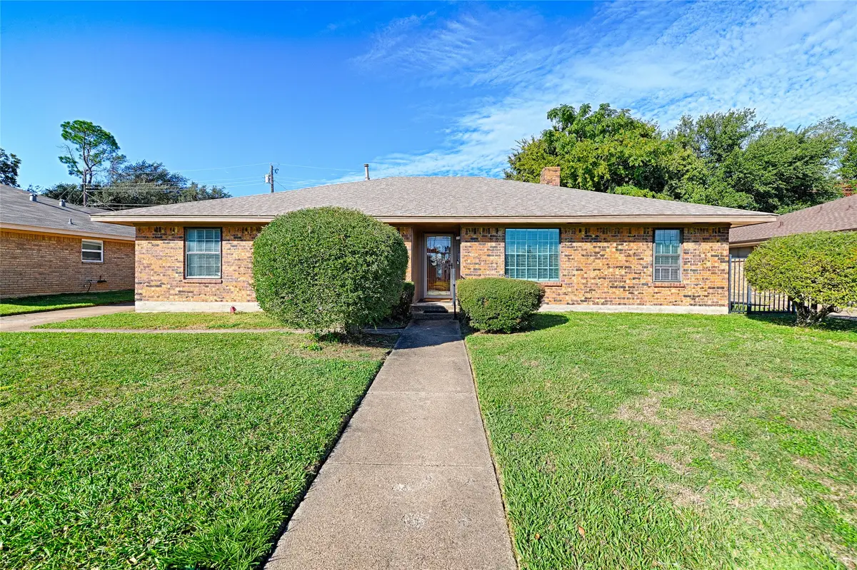 2909 Lee Park Drive, Irving, TX 75062 - #1