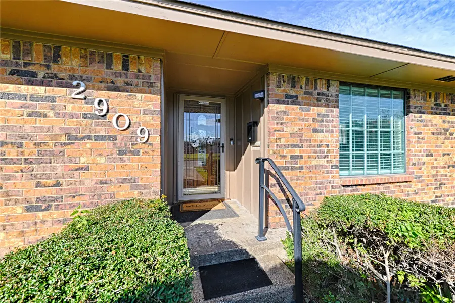 2909 Lee Park Drive, Irving, TX 75062 - #2